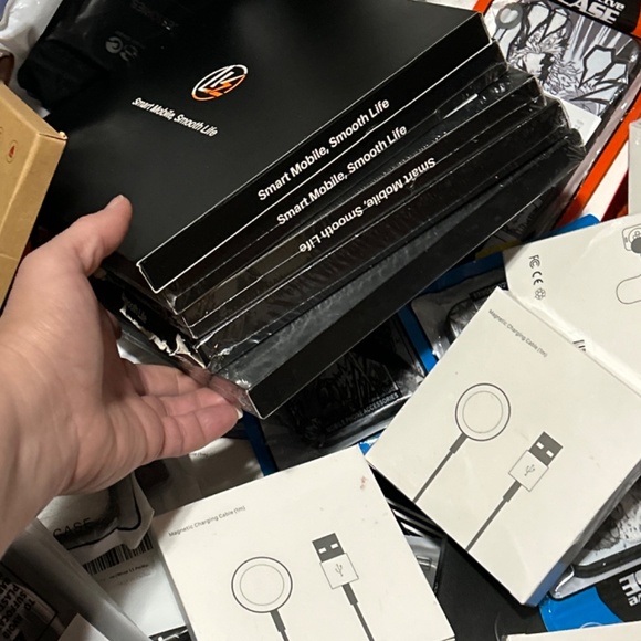 iOS and Android accessories - Picture 2 of 8